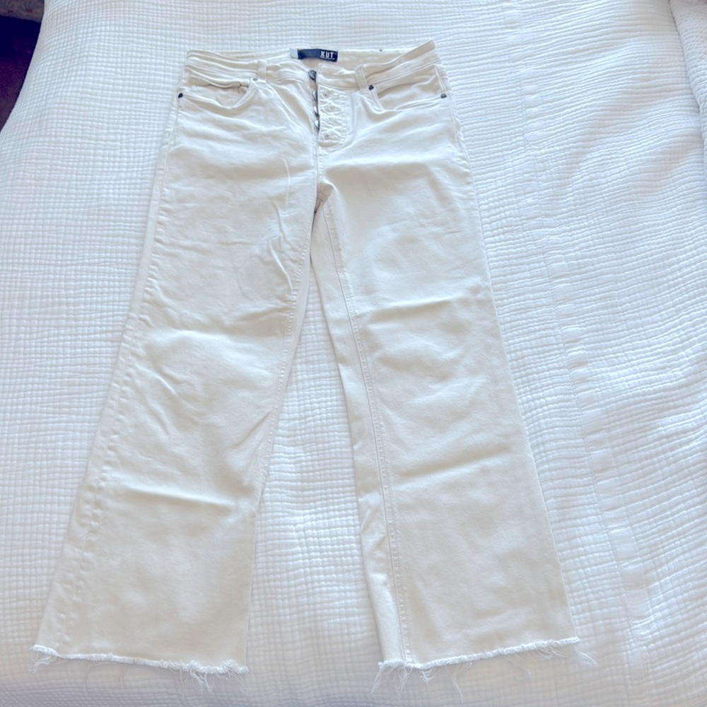 KUT Kelsey ankle kick flare, sz 6, white/off-white color
